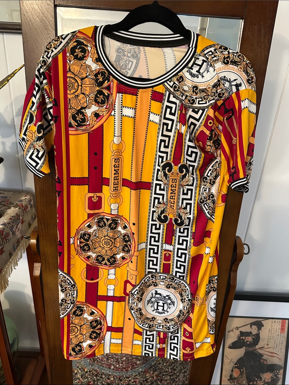 Men’s Short Sleeve Longish T-Shirt in Yellow & Red
